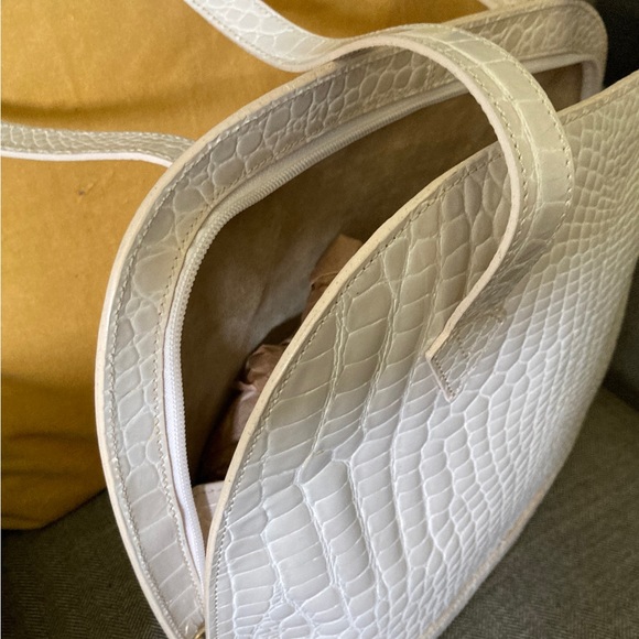 PERFECT BAG Co. Crocodile Embossed  Italian Leather Tote - Picture 10 of 13